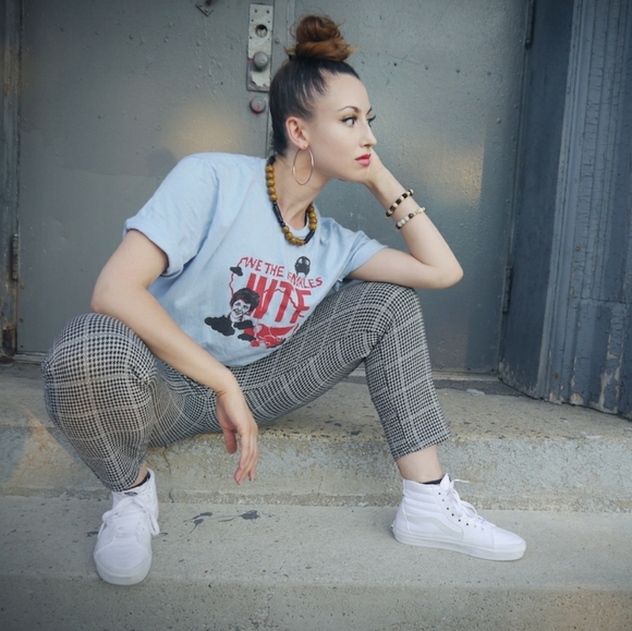 Meet The Posher | Kayleigh - Picture 1 of 10